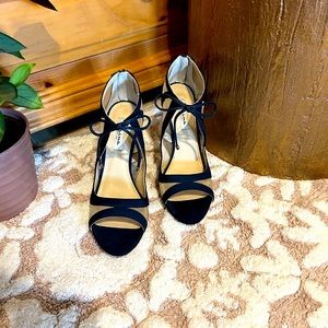 Navy Blue Women’s Nina Cherie Heels.